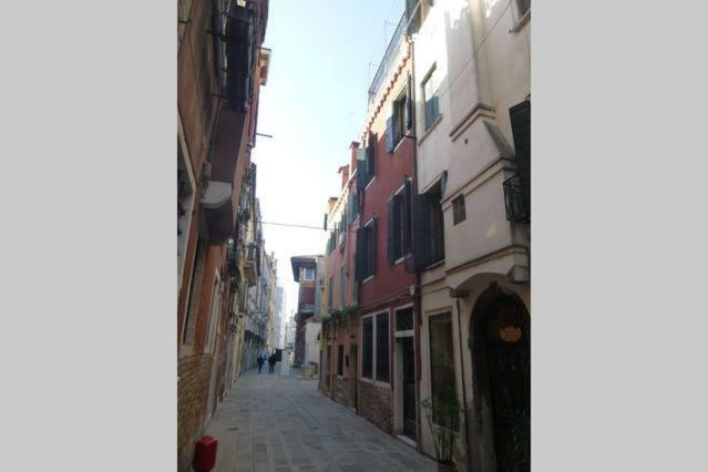 Key Location Near Palazzo Grassi Wenecja